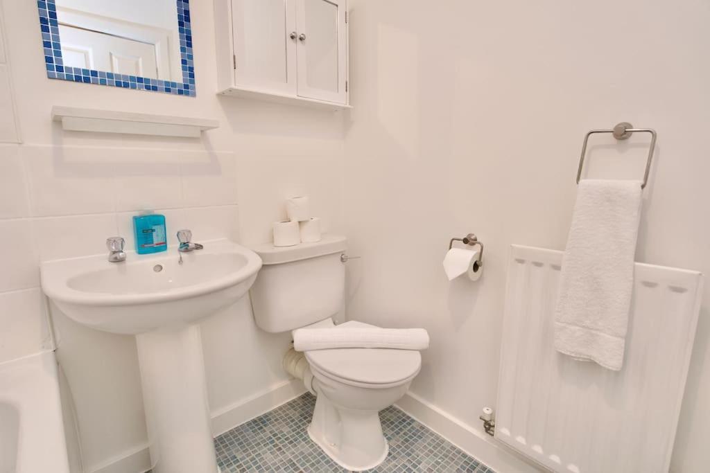 Villa Highley'S Nest - Fully Furnished Gem, Free Private Parking, Sky Tv & Netflix Coventry Exterior foto